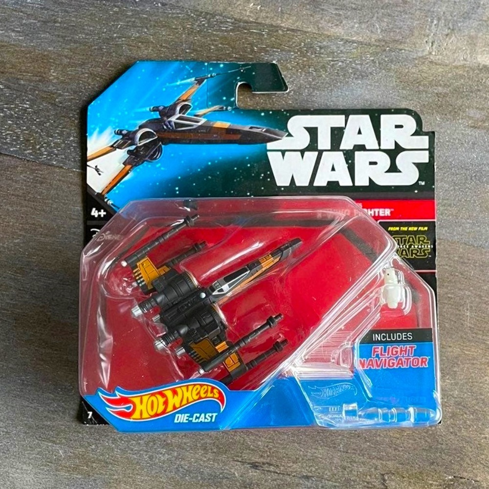 Star Wars Hot Wheels The Force Awakens Poe X-Wing Fighter NOC!